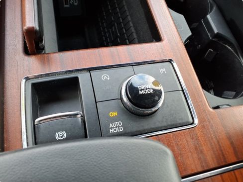 Used 2024 Lincoln Navigator Reserve AWD/4WD image 24