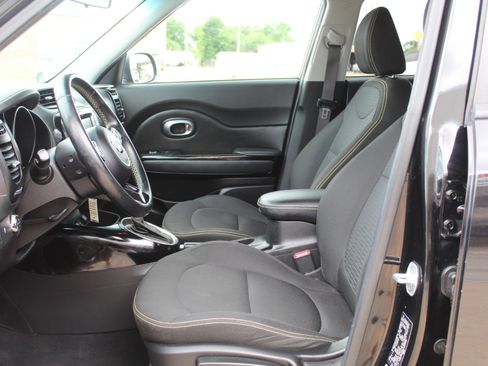 Used 2015 Kia Soul + w/ Audio Package FWD image 29