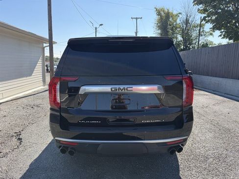 Used 2023 GMC Yukon XL Denali image 9