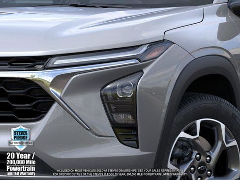 New 2026 Chevrolet Trax LT w/ Driver Confidence Package FWD image 10