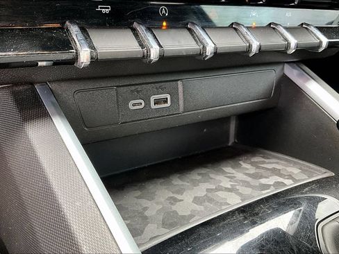 Used 2024 Chevrolet Colorado LT w/ LT Convenience Package RWD image 29