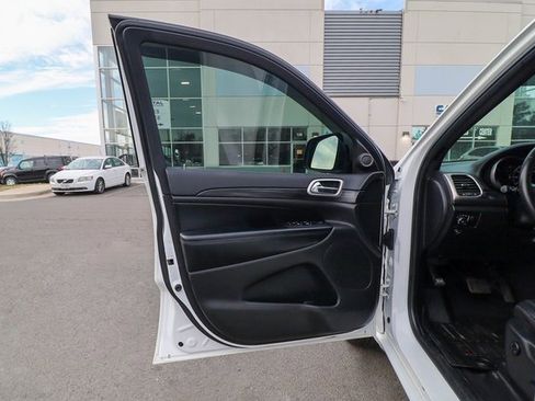 Used 2020 Jeep Grand Cherokee Altitude image 38