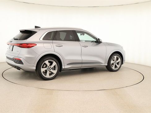 New 2025 Audi Q5 Prestige image 7