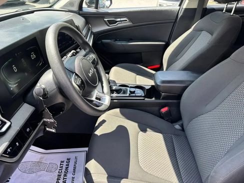 Used 2024 Kia Sportage LX FWD image 10
