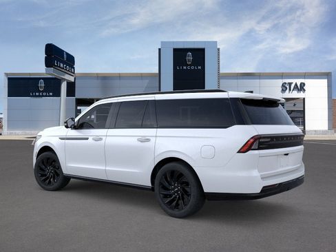 New 2026 Lincoln Navigator L Reserve w/ Jet Appearance Package AWD/4WD image 4