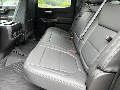 Used 2021 Chevrolet Silverado 1500 LT Trail Boss w/ Convenience Package II AWD/4WD image 20