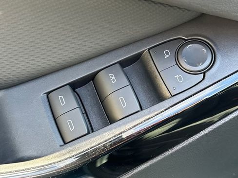 New 2026 Chevrolet Equinox LT w/ LPO, Floor Liner Package image 18