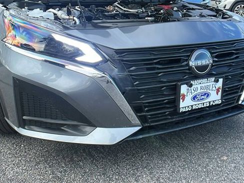 Used 2025 Nissan Altima 2.5 SV image 11