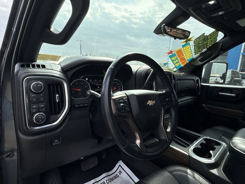 Used 2020 Chevrolet Silverado 2500 High Country w/ Z71 Off-Road Package image 9