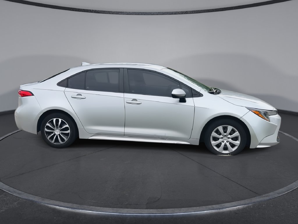 Used 2022 Toyota Corolla LE FWD image 9