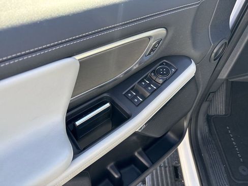 Used 2025 Ford Expedition Platinum AWD/4WD image 15