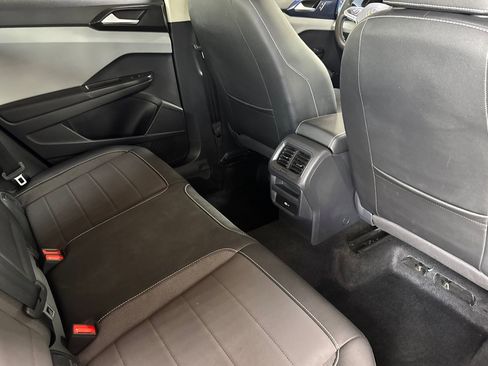 Used 2022 Volkswagen Taos SE image 30