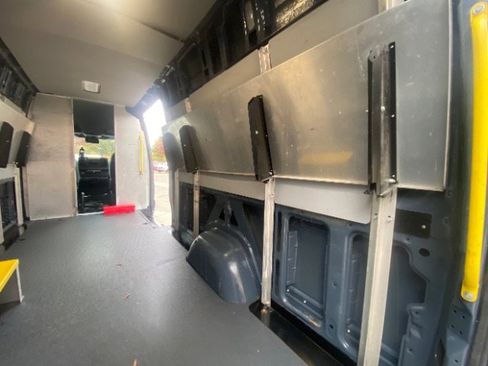 Used 2019 Mercedes-Benz Sprinter 170 image 13