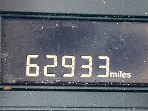 Used 2019 Dodge Grand Caravan SE FWD image 12