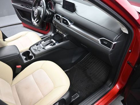 Used 2017 MAZDA CX-5 Touring image 17