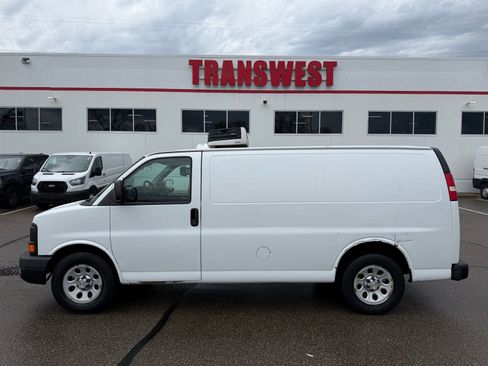 Used 2012 Chevrolet Express 1500 RWD image 2