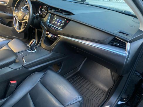 Used 2018 Cadillac XT5 Luxury w/ Driver Awareness Package image 25