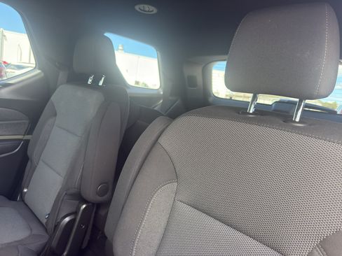 Used 2023 Chevrolet Traverse LT AWD/4WD image 32