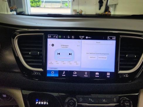 Used 2024 Chrysler Pacifica Touring-L FWD image 16