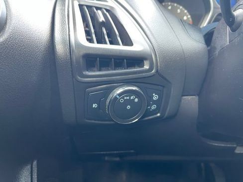 Used 2012 Ford Focus SE FWD image 26