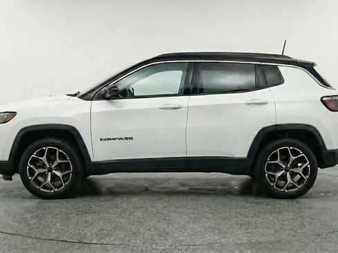 Used 2025 Jeep Compass Limited AWD/4WD image 5
