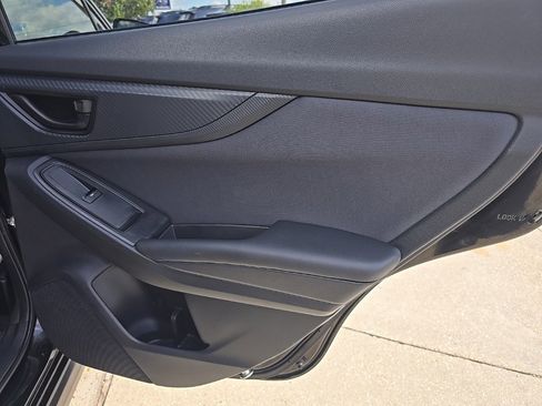 Used 2021 Subaru Crosstrek 2.0i Premium w/ Moonroof Package image 32