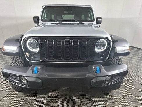 Used 2024 Jeep Wrangler Unlimited AWD/4WD image 7