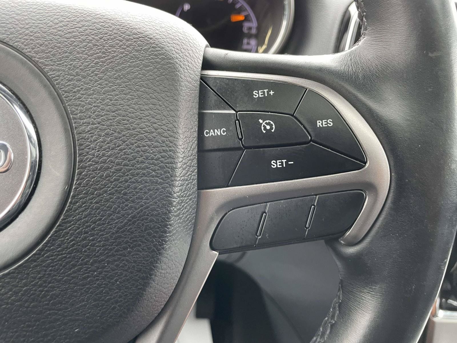 Used 2019 Jeep Grand Cherokee Limited w/ Luxury Group II AWD/4WD image 24