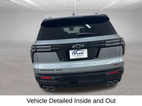 Used 2024 Chevrolet Traverse RS image 11