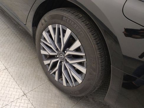 Used 2025 Nissan Altima 2.5 SV FWD image 31