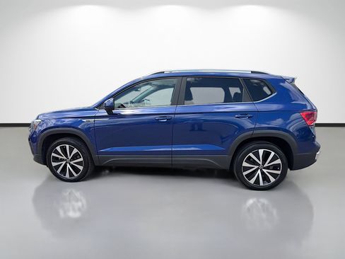 Used 2022 Volkswagen Taos SE FWD image 6