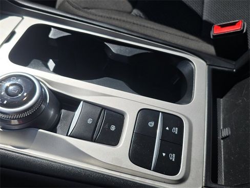 Used 2022 Ford Explorer XLT image 24