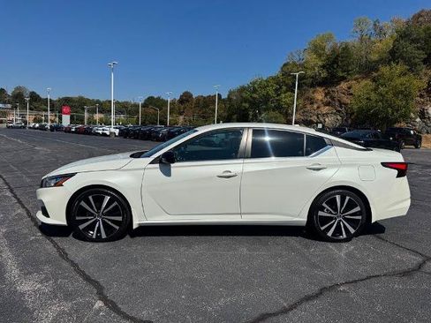 Certified 2021 Nissan Altima 2.5 SR FWD image 4