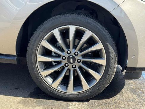 Used 2018 Lincoln Navigator L Select w/ Technology Package AWD/4WD image 6