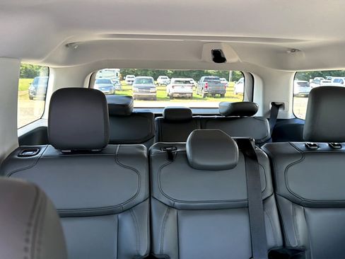 New 2027 Ford Expedition Active RWD image 8