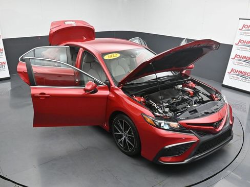 Used 2022 Toyota Camry SE image 41