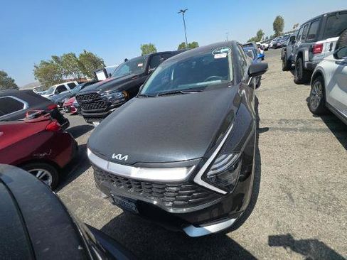 Used 2025 Kia Sportage LX FWD image 21