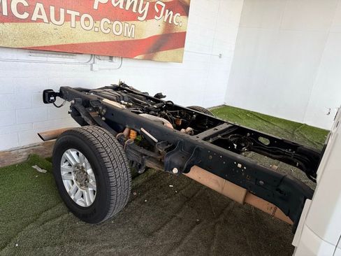 Used 2019 Ford F350 XLT image 7