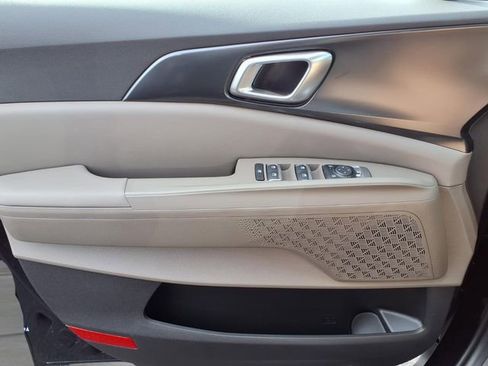 New 2026 Kia Carnival LX image 13