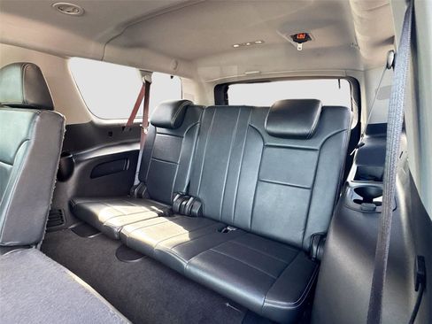 Used 2018 GMC Yukon XL SLE image 10