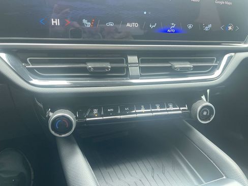 Used 2024 Chevrolet Equinox EV RS image 14