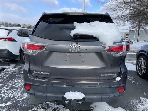 Used 2016 Toyota Highlander Limited image 3