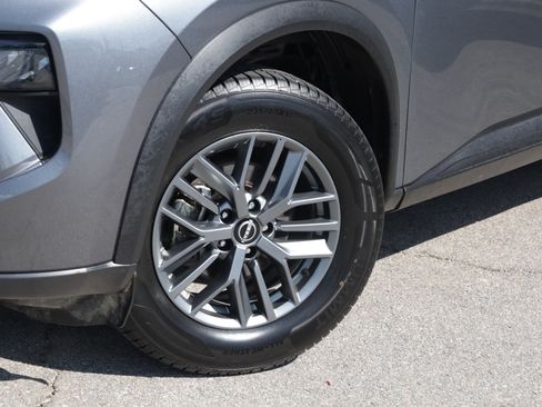 Used 2024 Nissan Rogue S FWD image 16