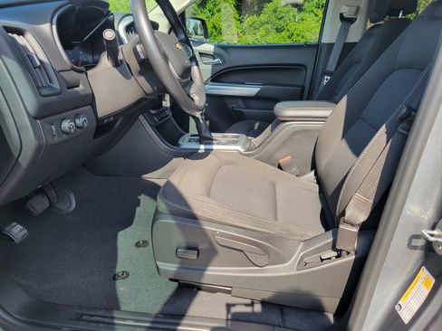 Certified 2022 Chevrolet Colorado LT w/ LT Convenience Package AWD/4WD image 32
