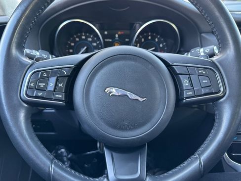 Used 2019 Jaguar XF Premium image 17