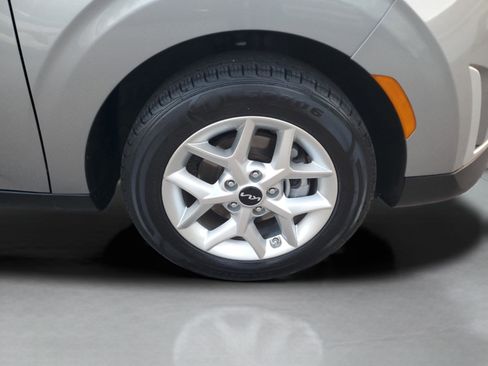 Certified 2024 Kia Soul LX w/ Option Group 015 FWD image 29