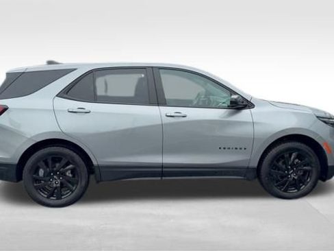 Used 2023 Chevrolet Equinox LS w/ LS Convenience Package AWD/4WD image 4