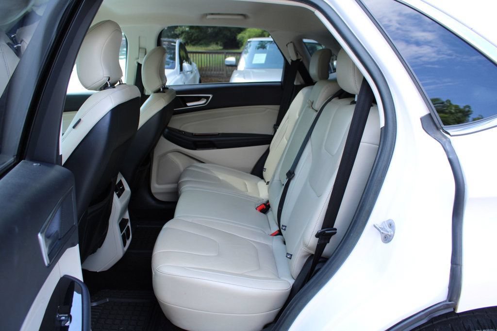 Used 2018 Ford Edge Titanium w/ Technology Package FWD image 31