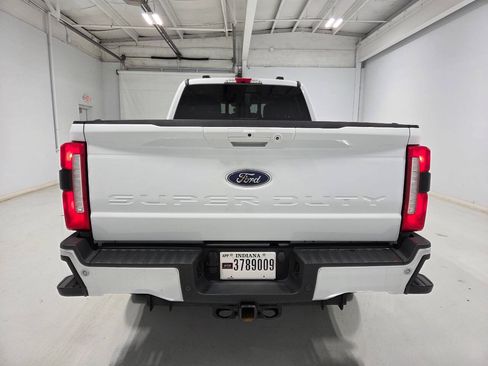 Used 2024 Ford F250 Lariat w/ FX4 Off-Road Package AWD/4WD image 8