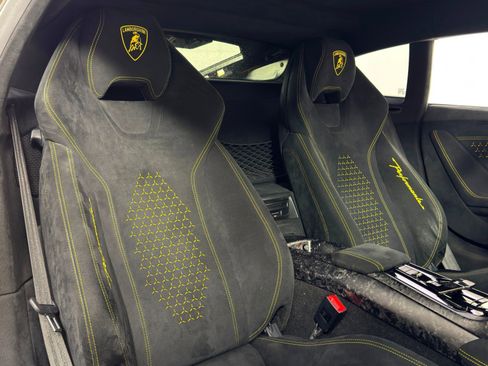 Used 2018 Lamborghini Huracan Performante image 37